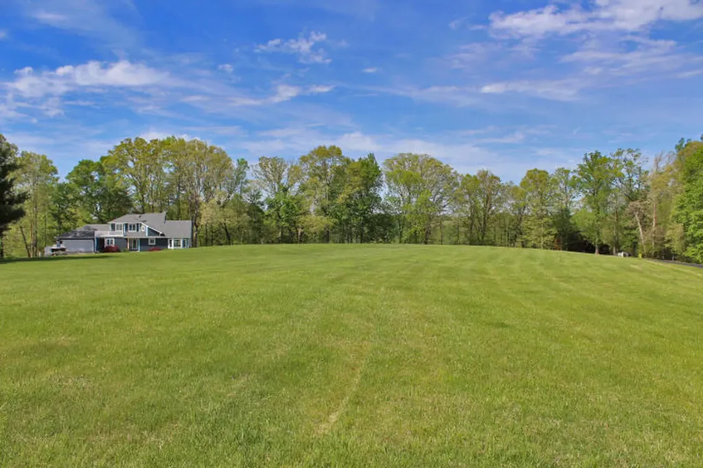 25 Laurelwood Lane Nancy KY 42544