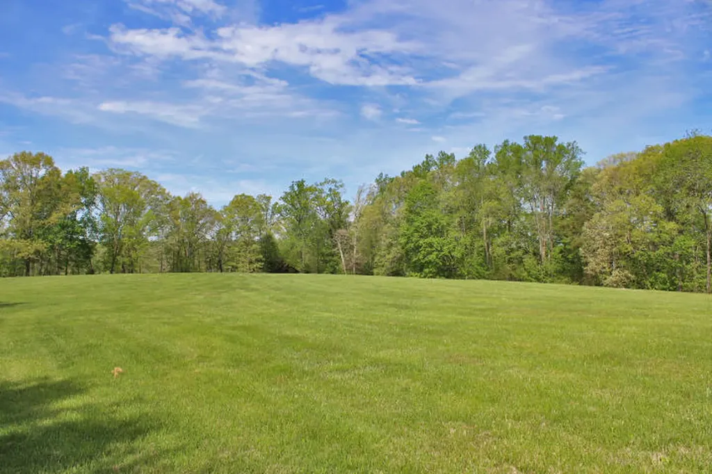 25 Laurelwood Lane Nancy KY 42544