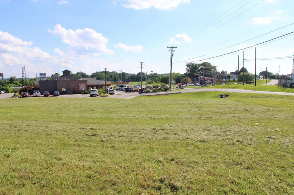 2460 Monticello Street Somerset KY 42501