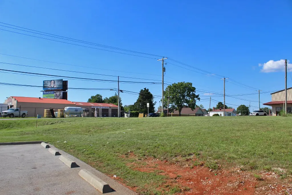 2460 Monticello Street Somerset KY 42501
