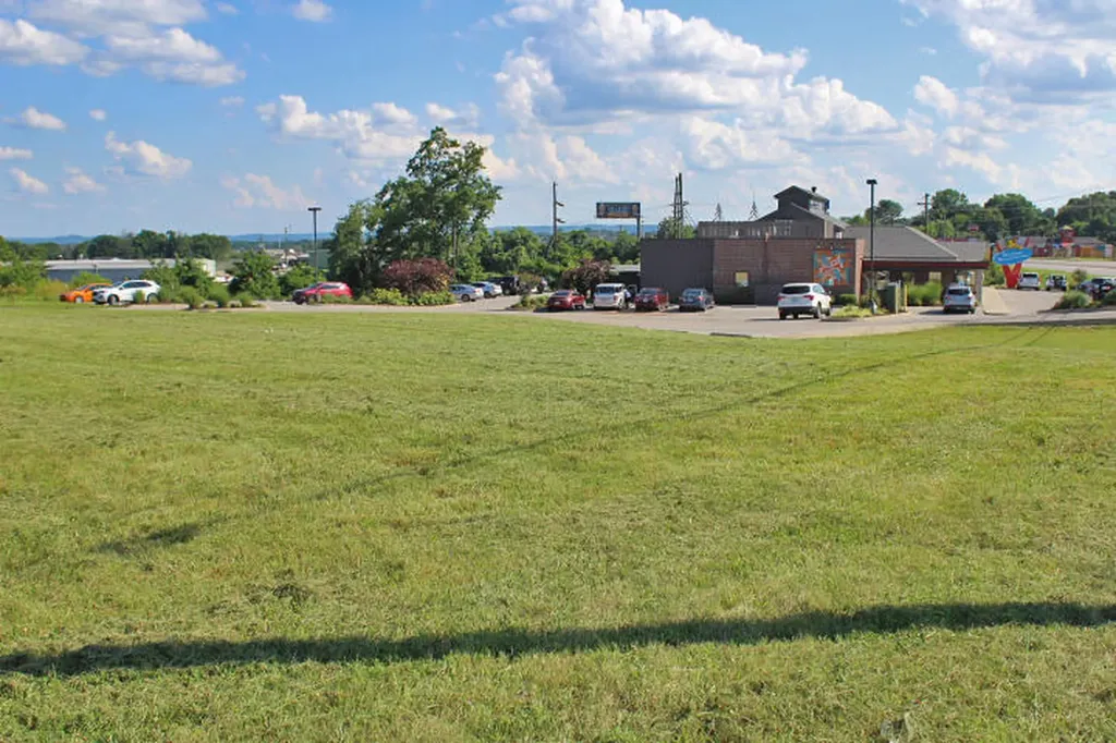 2460 Monticello Street Somerset KY 42501