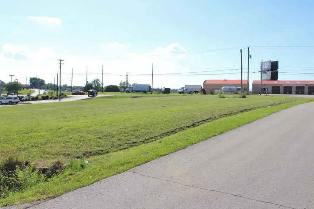 2460 Monticello Street Somerset KY 42501