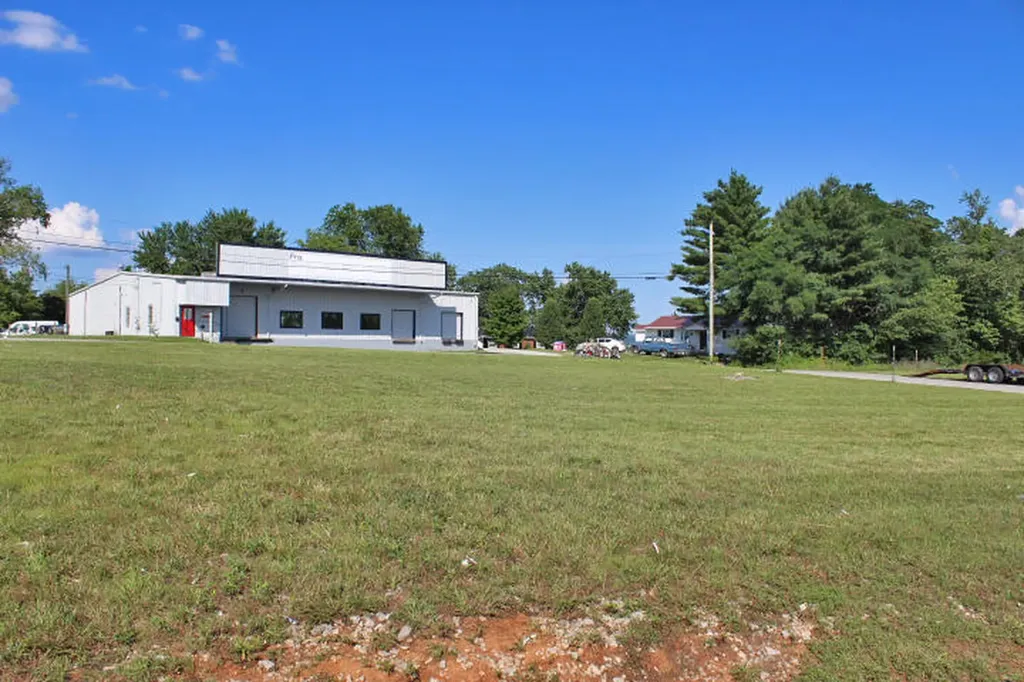 2460 Monticello Street Somerset KY 42501