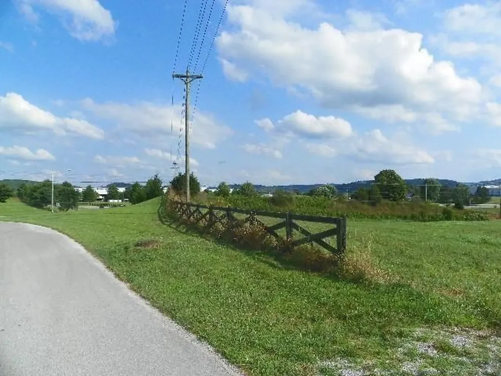 2009 Coin Road Somerset KY 42503