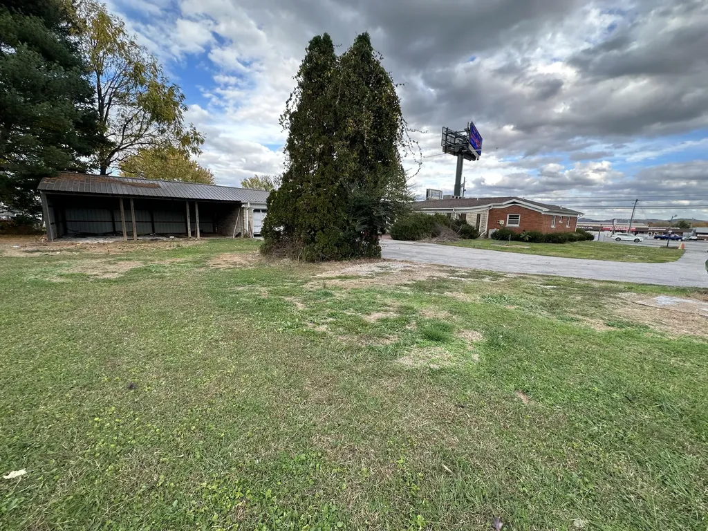 3271 Highway 27 Somerset KY 42501