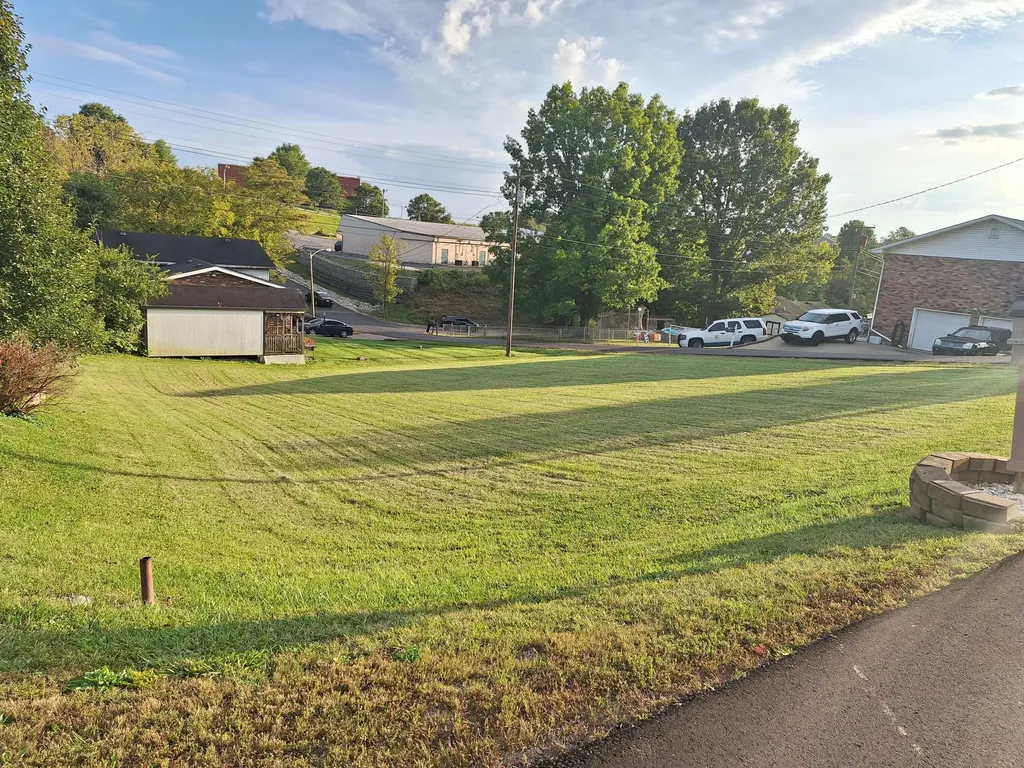 1232 Lewis Street Maysville KY 41056