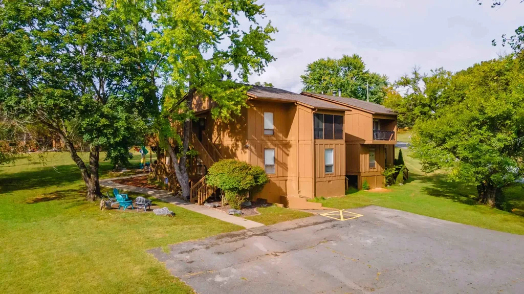 61-2 Woodson Bend Resort Bronston KY 42518