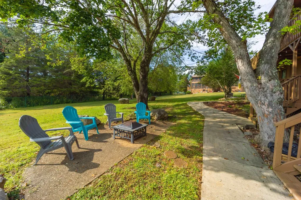 61-2 Woodson Bend Resort Bronston KY 42518