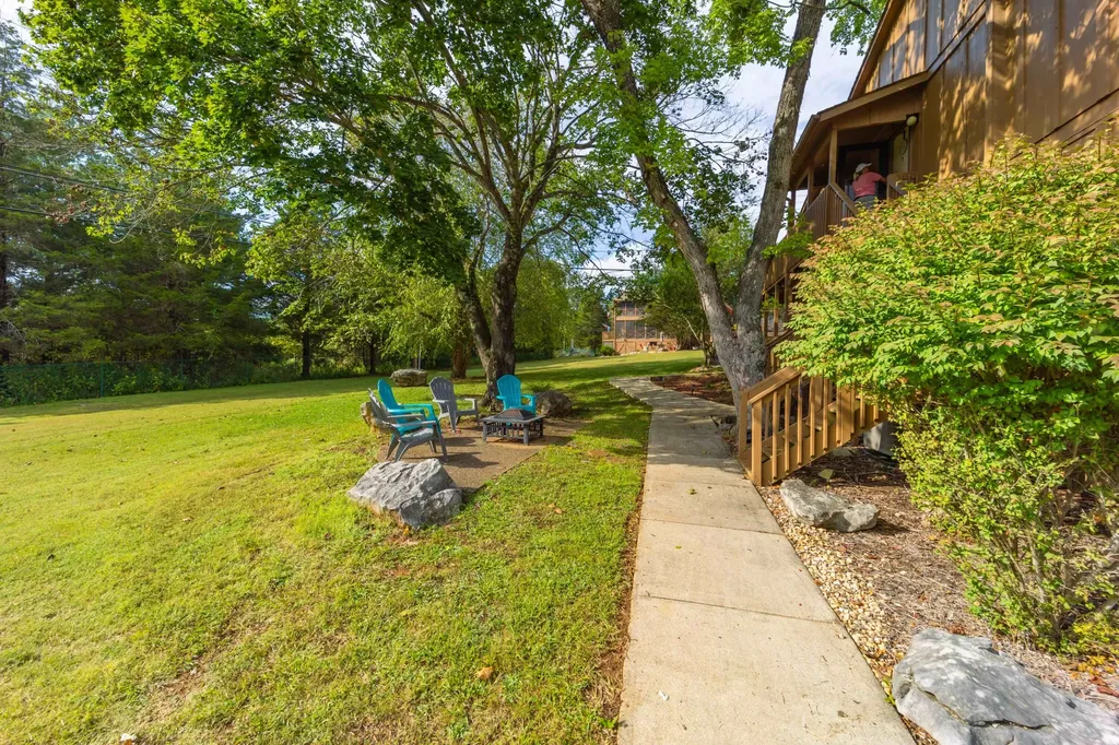 61-2 Woodson Bend Resort Bronston KY 42518