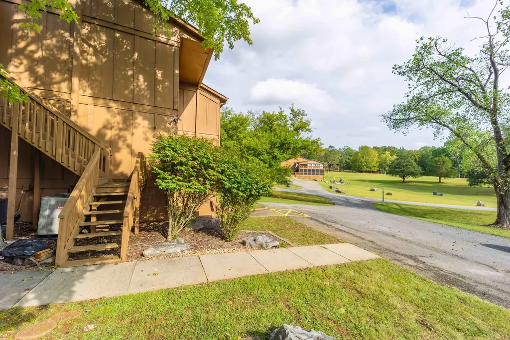 61-2 Woodson Bend Resort Bronston KY 42518