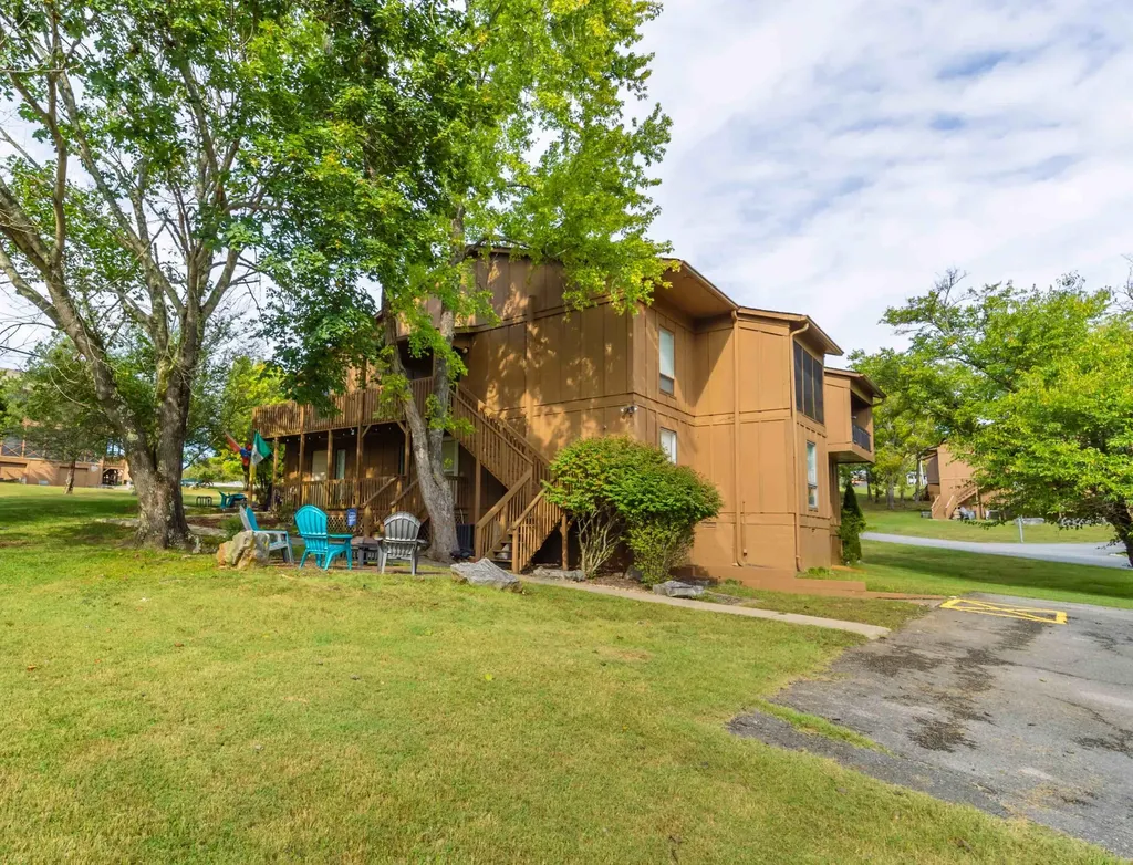 61-2 Woodson Bend Resort Bronston KY 42518