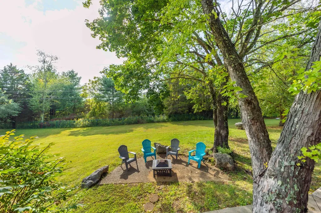 61-2 Woodson Bend Resort Bronston KY 42518