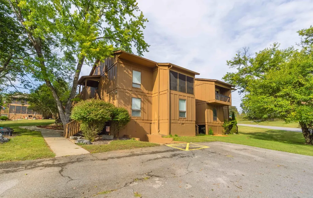 61-2 Woodson Bend Resort Bronston KY 42518
