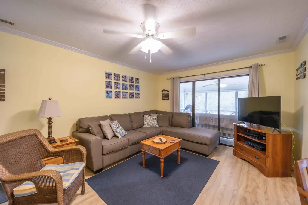 61-2 Woodson Bend Resort Bronston KY 42518