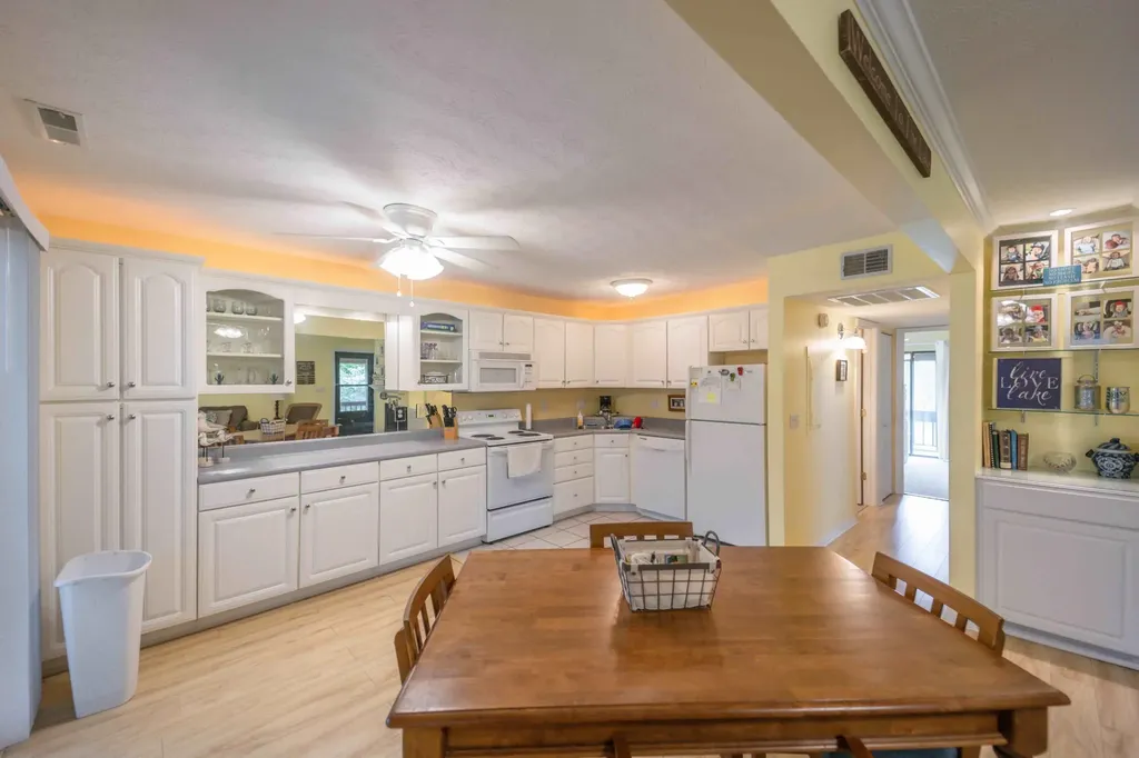 61-2 Woodson Bend Resort Bronston KY 42518