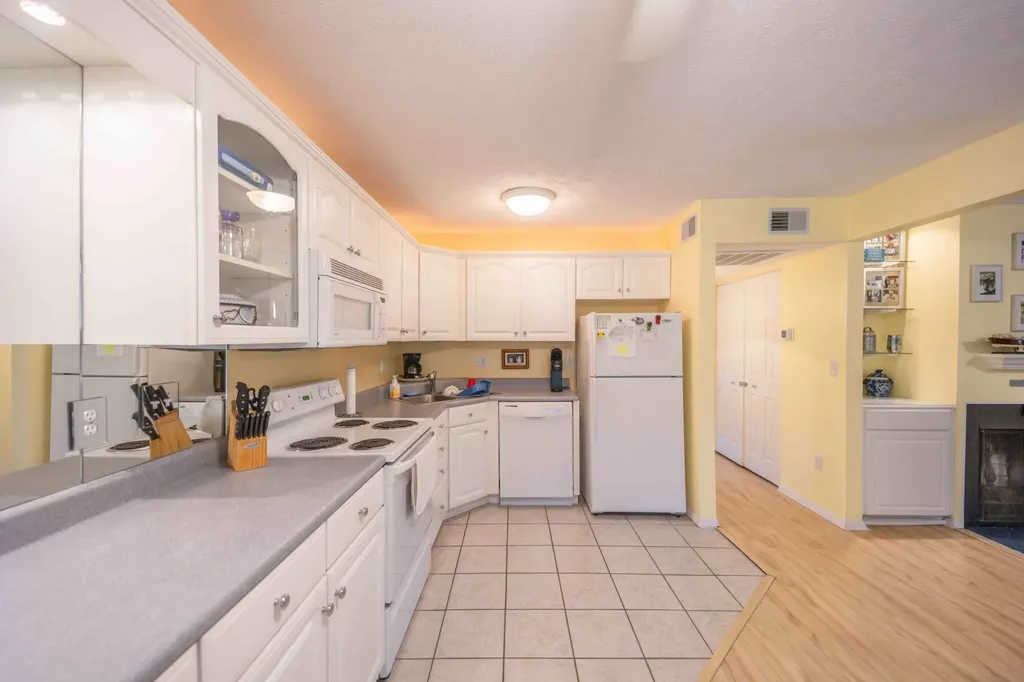 61-2 Woodson Bend Resort Bronston KY 42518