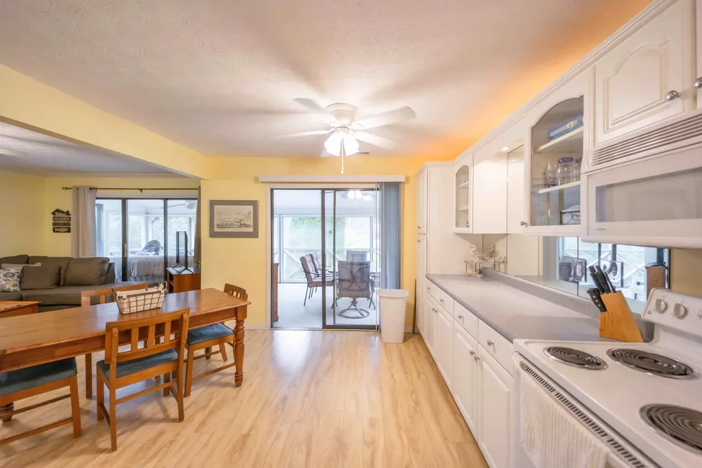 61-2 Woodson Bend Resort Bronston KY 42518