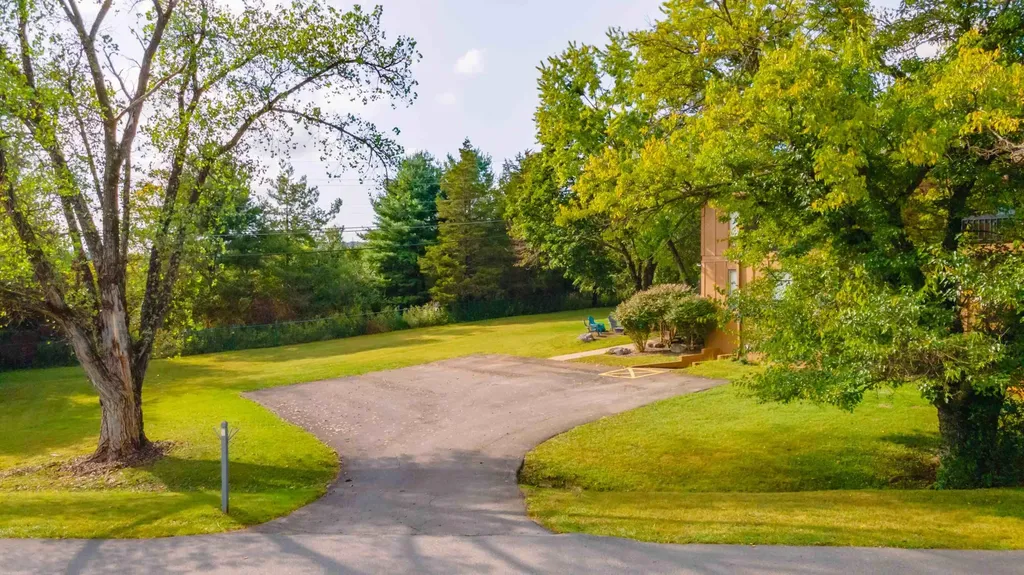61-2 Woodson Bend Resort Bronston KY 42518