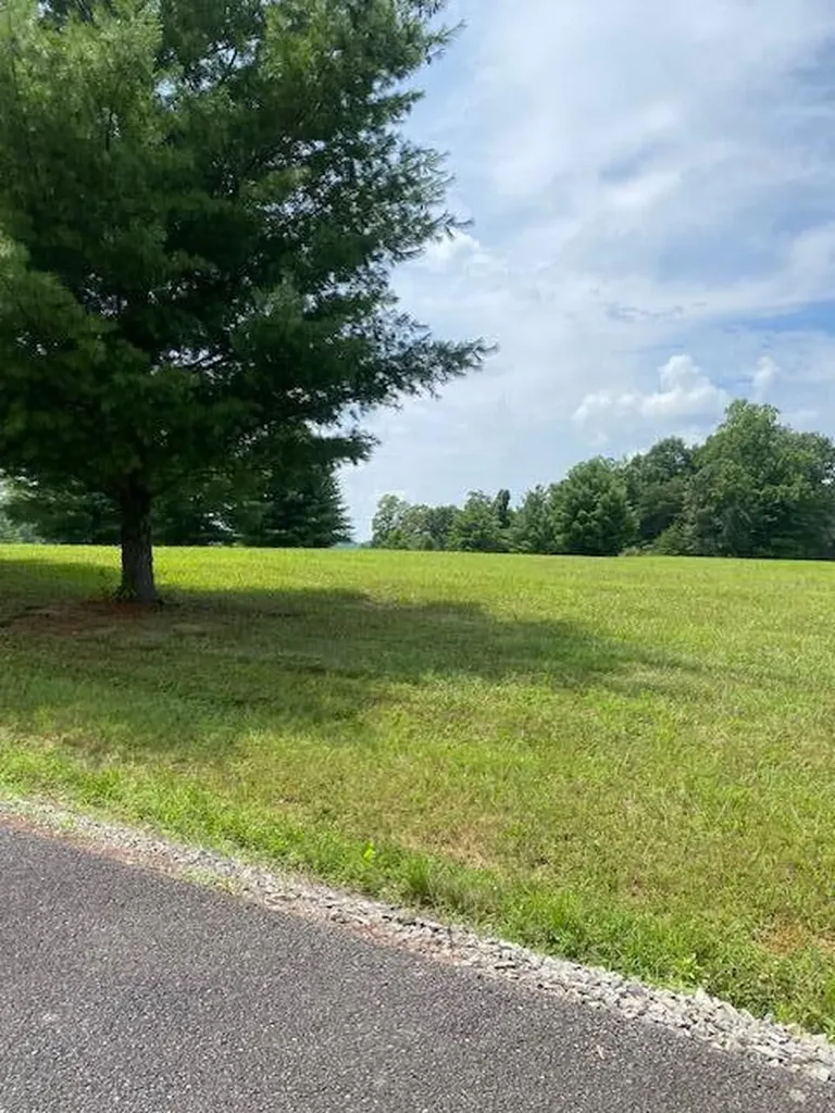 111 Parks Ridge Subdivision Russell Springs KY 42642