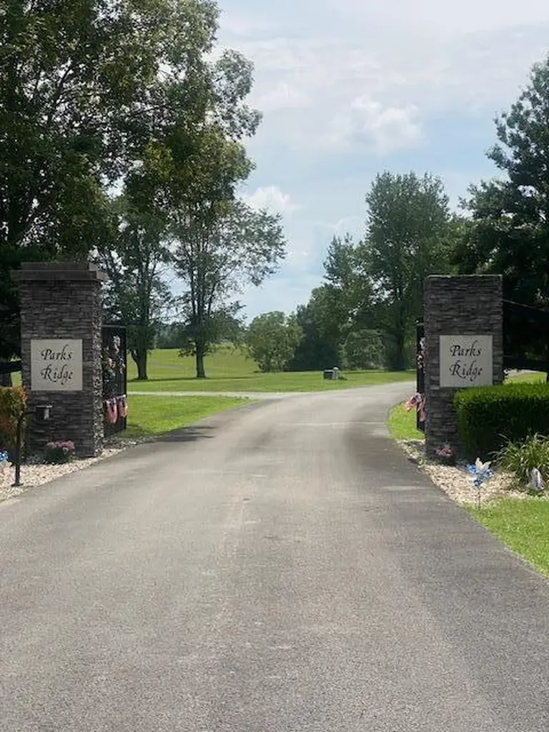 112 Parks Ridge Subdivision Russell Springs KY 42642