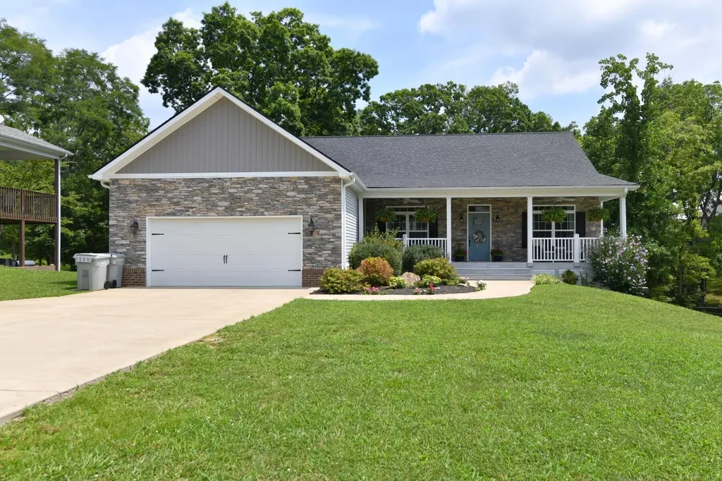 320 Lakeshore Circle Georgetown KY 40324