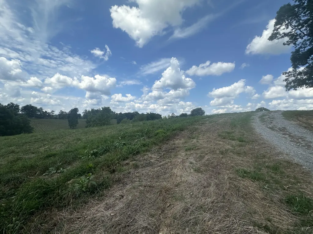 Tract 19 Pittsburg Landing Road London KY 40741