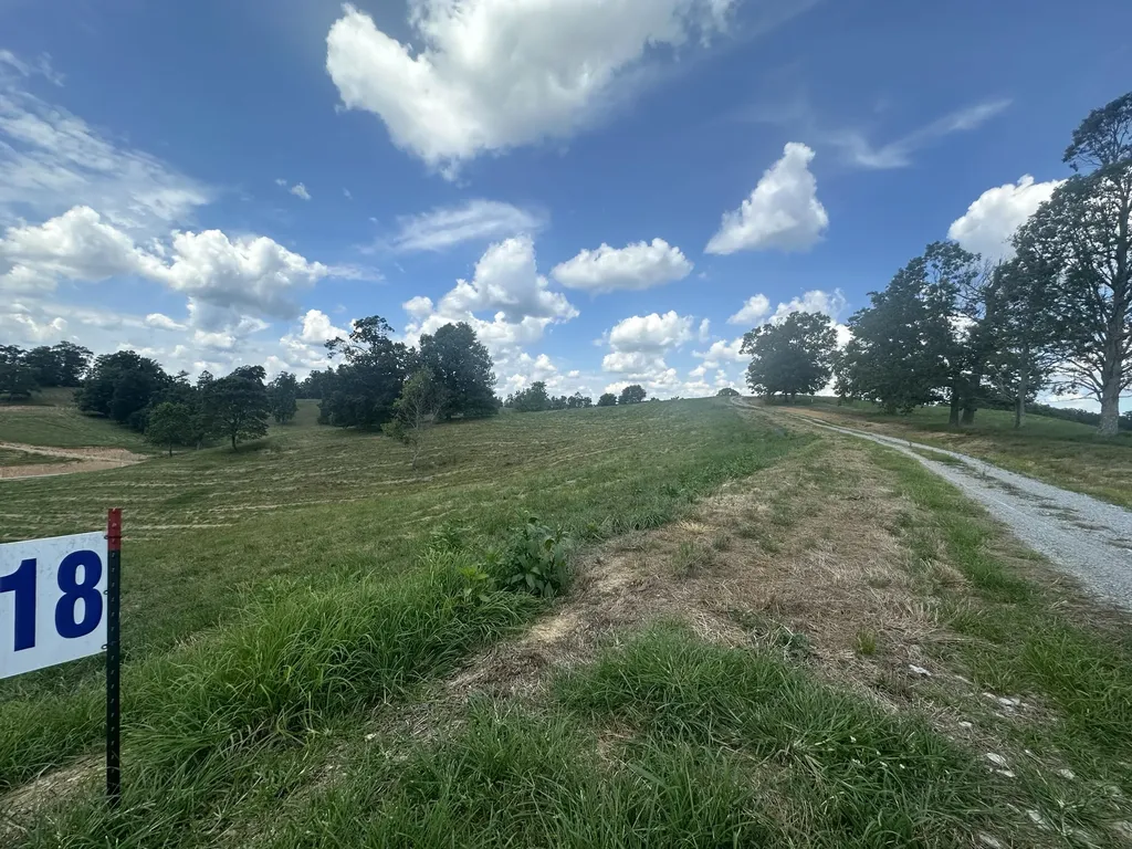 Tract 18 Pittsburg Landing Road London KY 40741