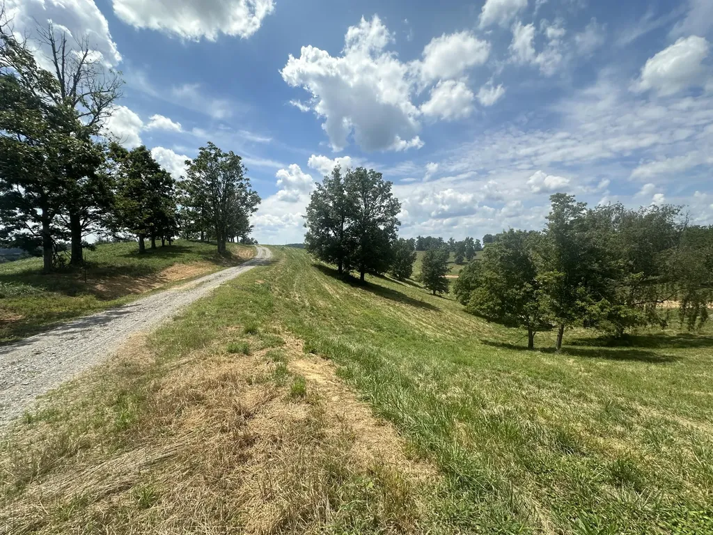 Tract 21 Pittsburg Landing Road London KY 40741