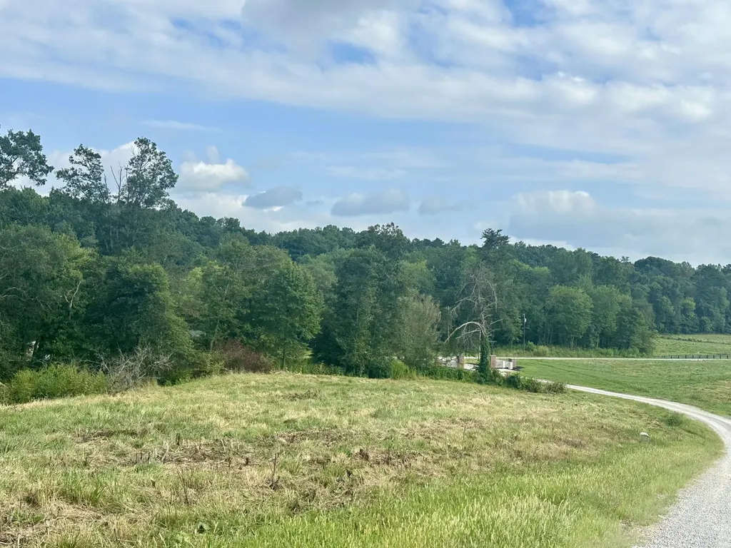 Tract 1 Pittsburg Landing Road London KY 40741