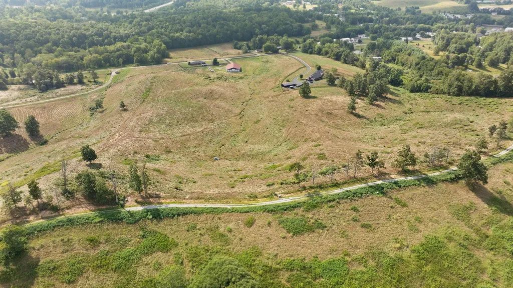 Tract 14 Eagle Landing Road London KY 40741