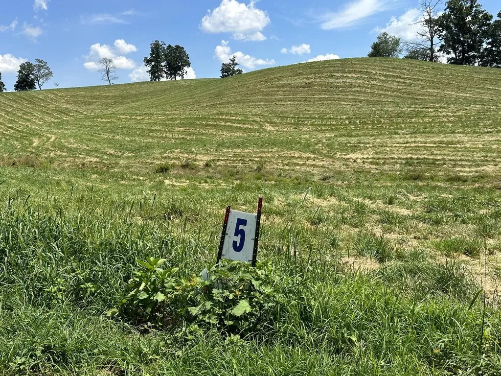 Tract 5 Hawk Landing Road London KY 40741