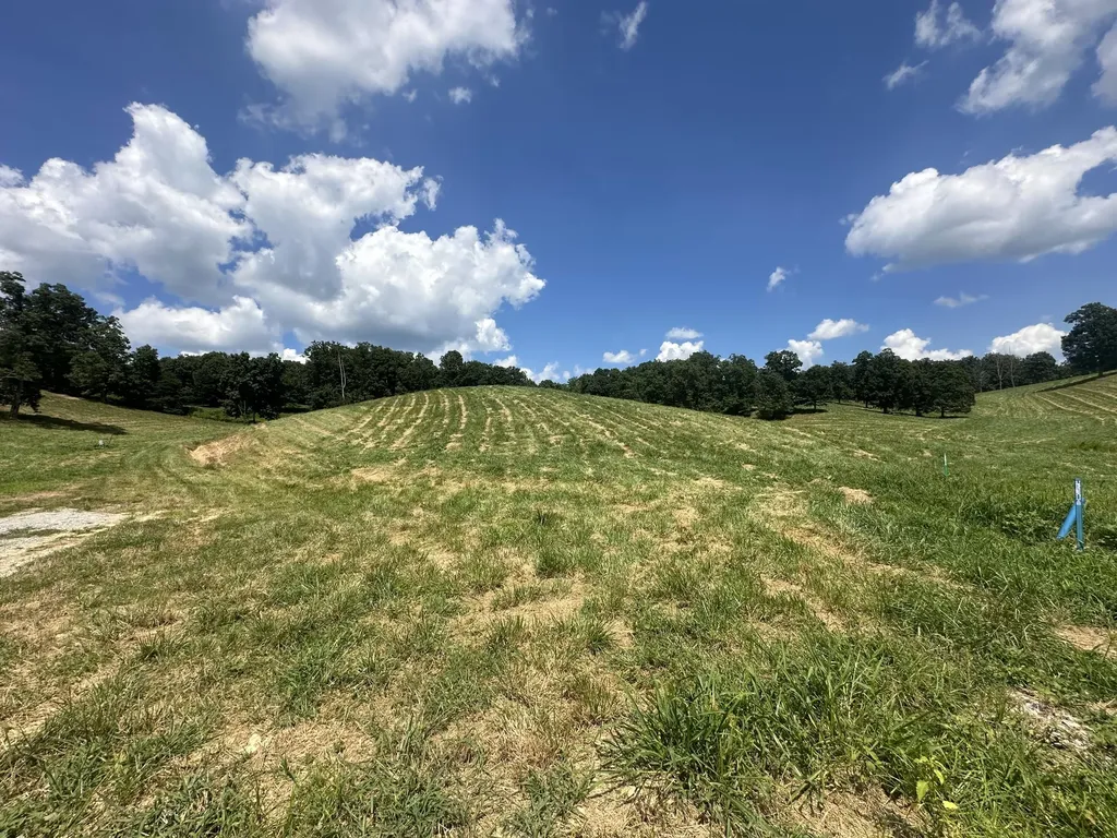 Tract 5 Hawk Landing Road London KY 40741