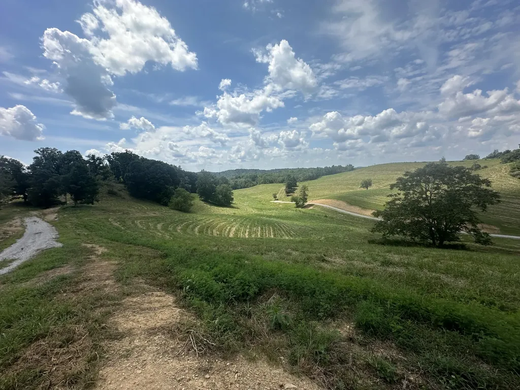 Tract 17 Pittsburg Landing Road London KY 40741
