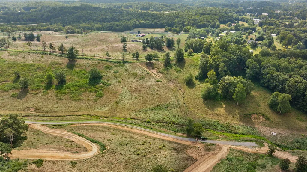 Tract 17 Pittsburg Landing Road London KY 40741