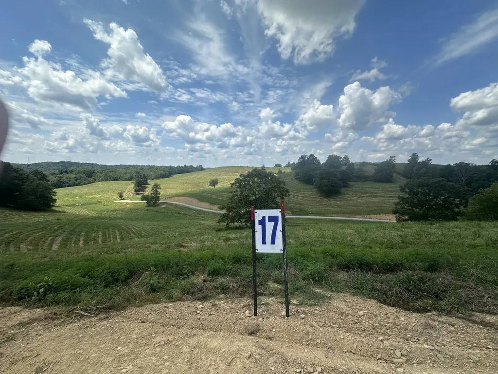 Tract 17 Pittsburg Landing Road London KY 40741