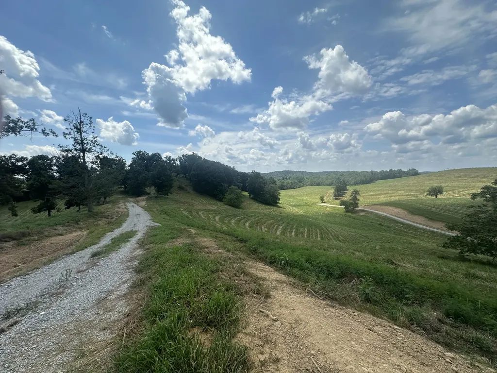 Tract 17 Pittsburg Landing Road London KY 40741