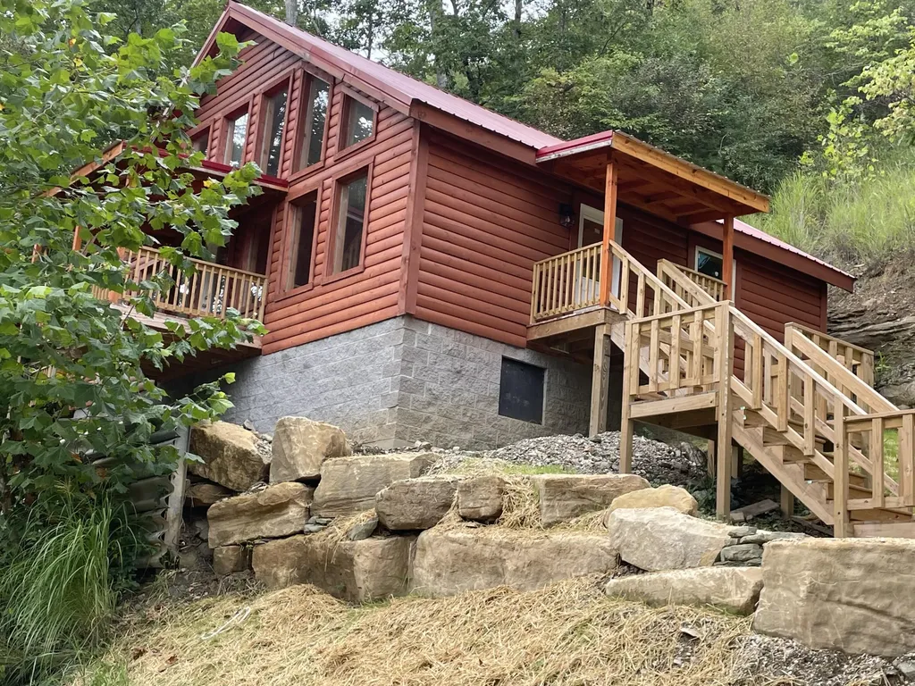 131 Robbie Ridge Road Slade KY 40376