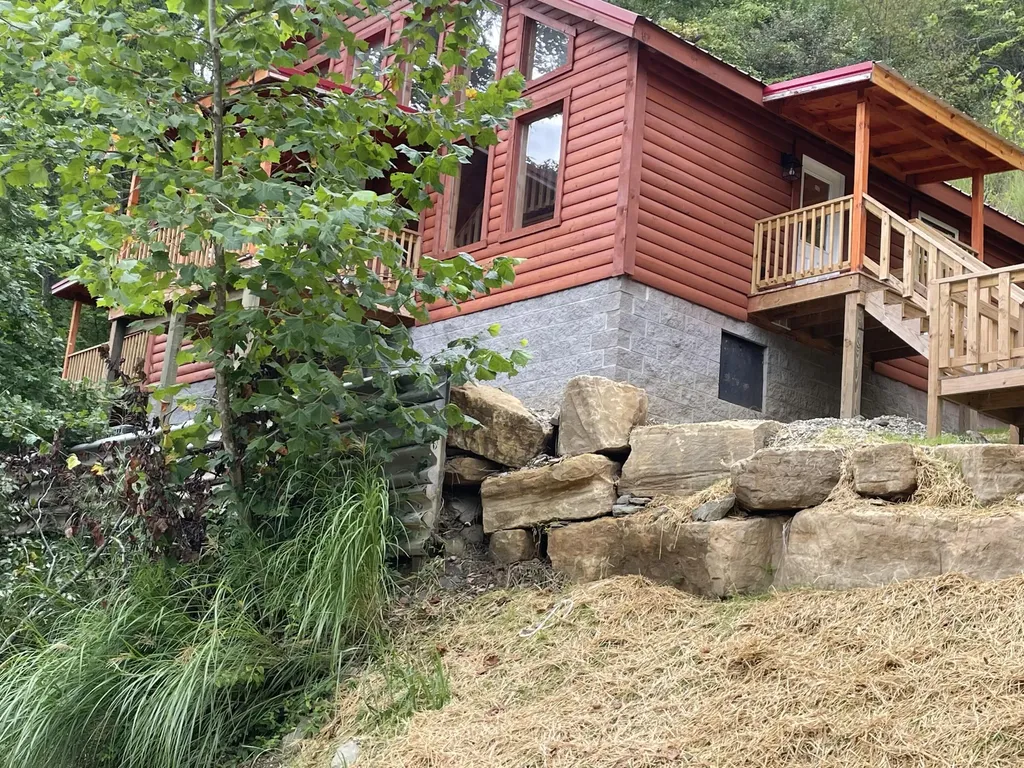 131 Robbie Ridge Road Slade KY 40376