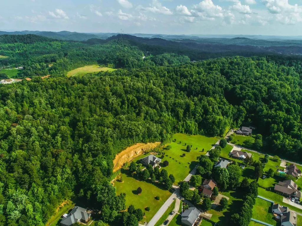 349 Woodchase Lane Corbin KY 40701