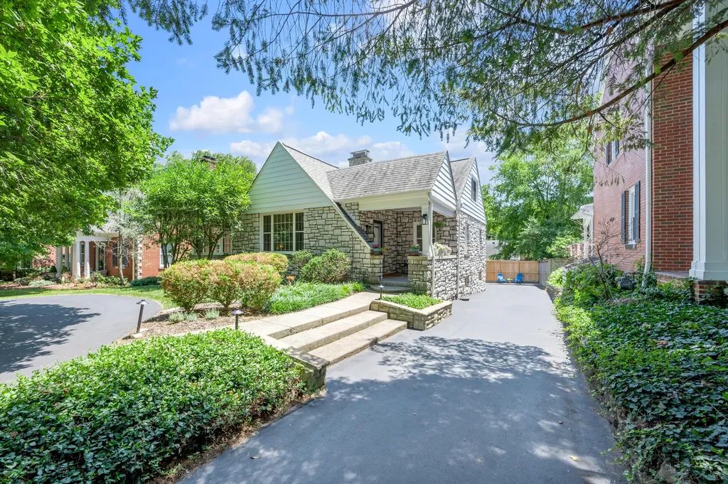 1481 Tates Creek Road Lexington KY 40502
