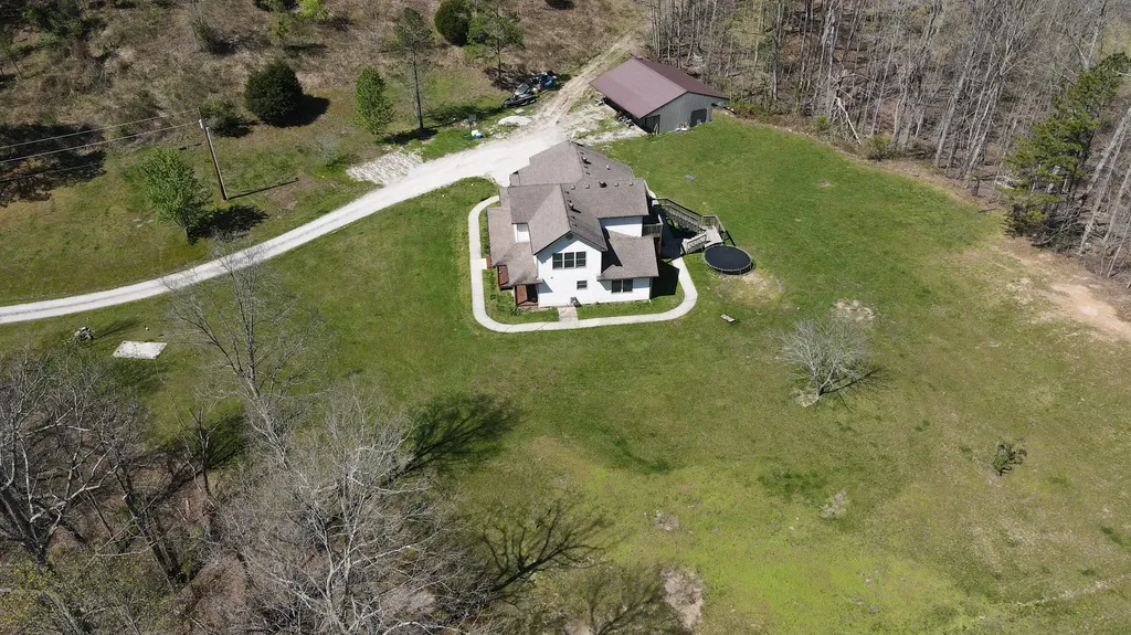 7401 Highway 89 N Mckee KY 40447