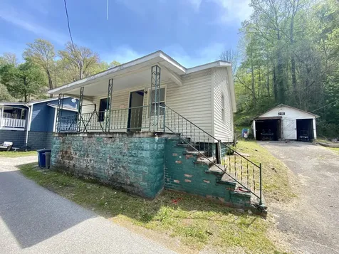 414 Main Street Teaberry KY 41660