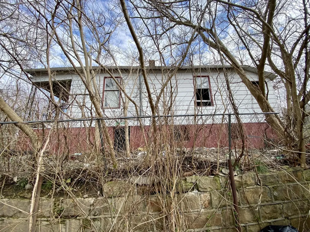 141 Eversole Street Hazard KY 41701