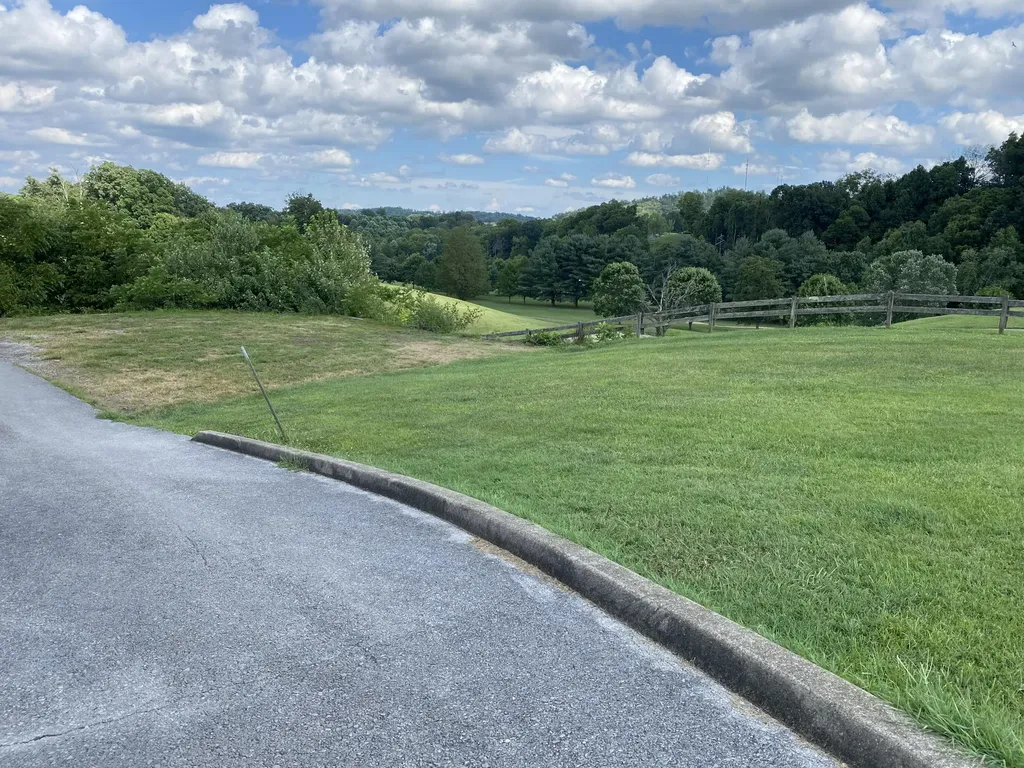 5, 6a & 6b Melrose Place Somerset KY 42503