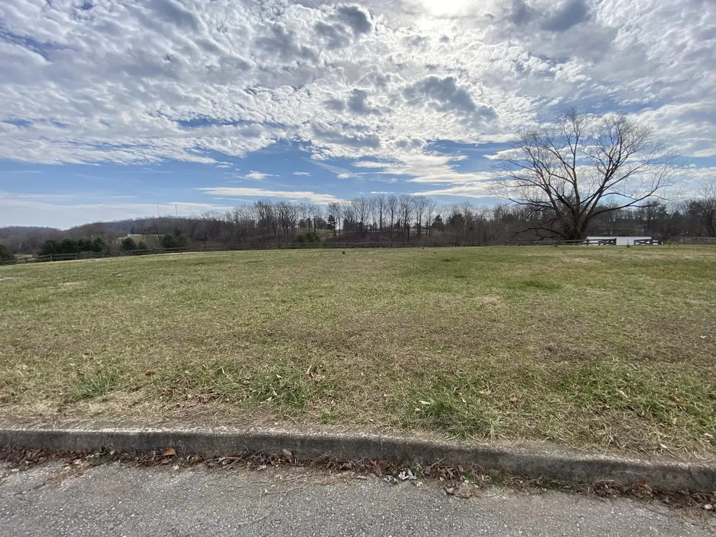 5, 6a & 6b Melrose Place Somerset KY 42503