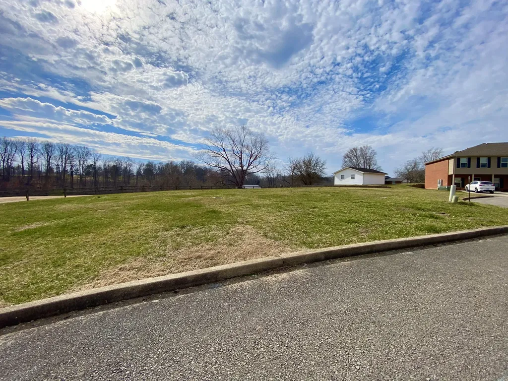 5, 6a & 6b Melrose Place Somerset KY 42503