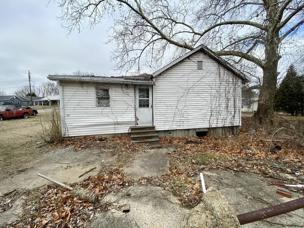 317 Padgett Morganfield KY 42437