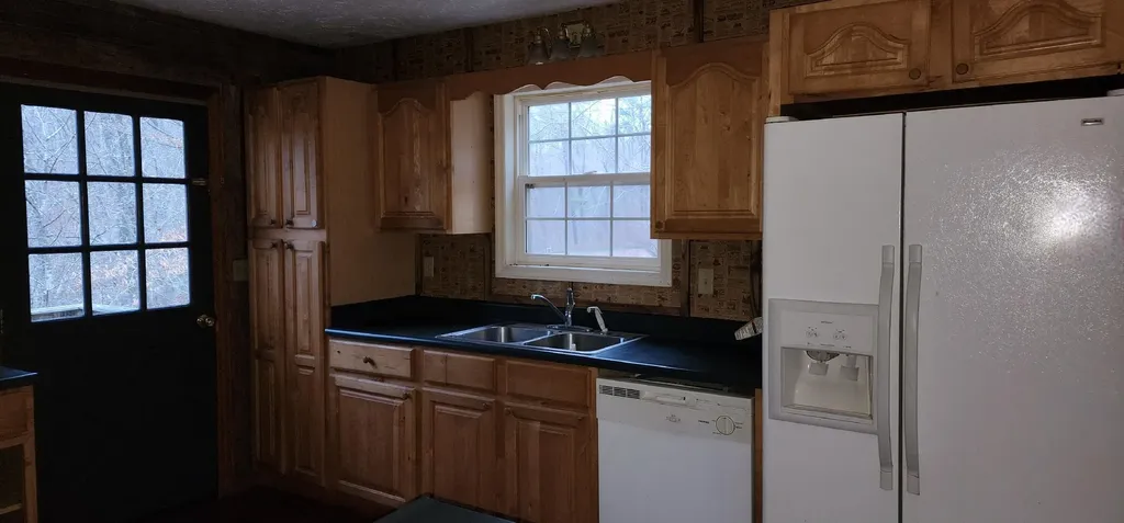 1379 Highway 577 East Annville KY 40402