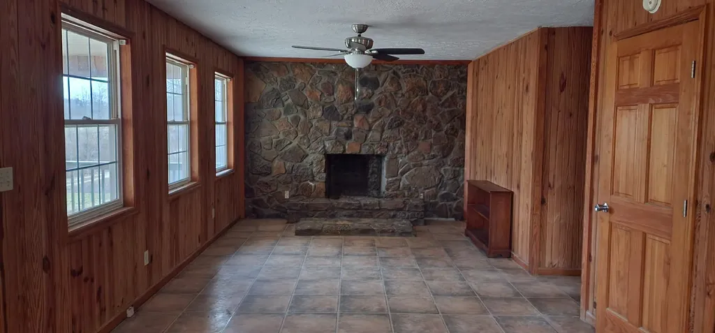 1379 Highway 577 East Annville KY 40402