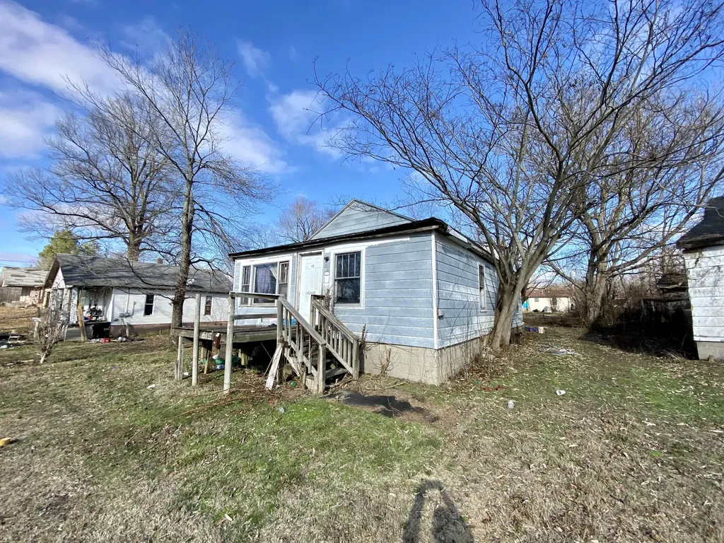615 Barnes Street Providence KY 42450